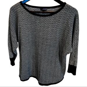Limited-Black and White Chevron Sweater(Small)